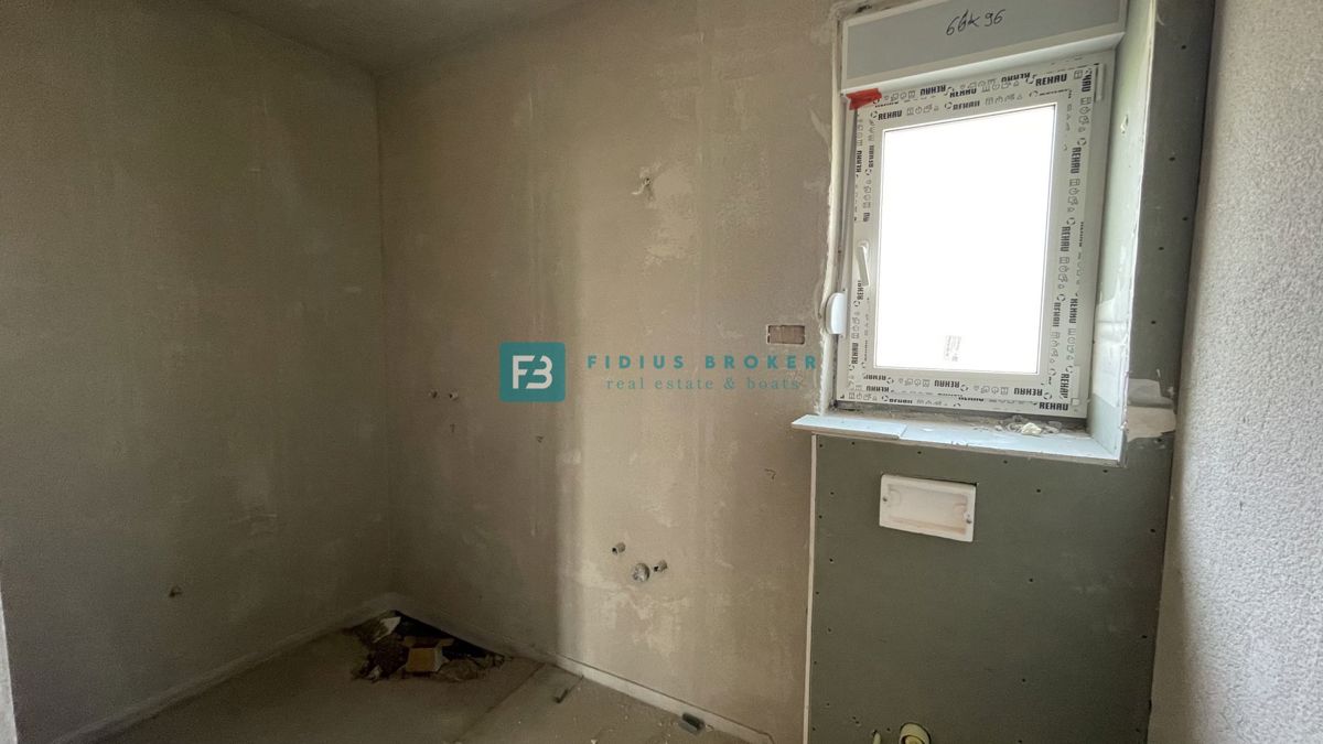 VODICE, novogradnja, 1. nadstropje, 2 spalnici, terasa, shramba