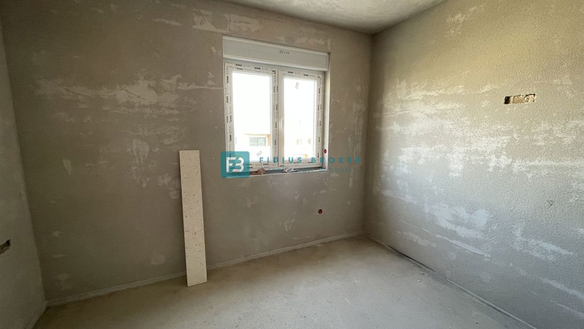 VODICE, novogradnja, 1. nadstropje, 2 spalnici, terasa, shramba