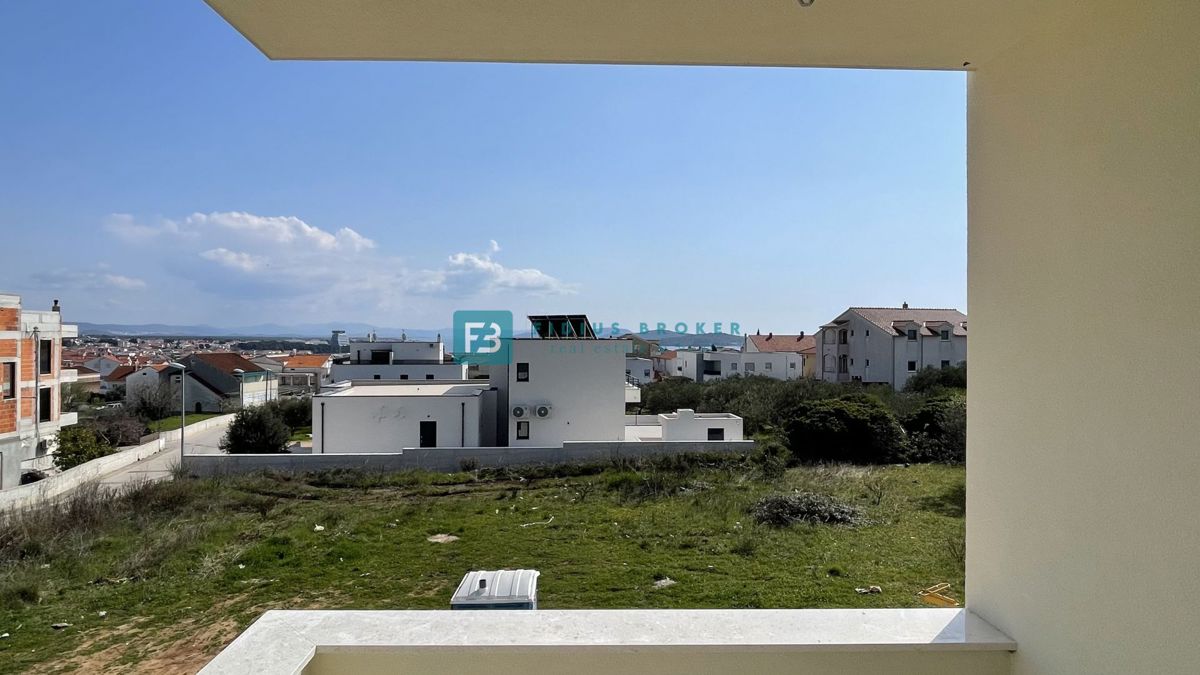 VODICE, novogradnja, 1. nadstropje, 2 spalnici, terasa, shramba