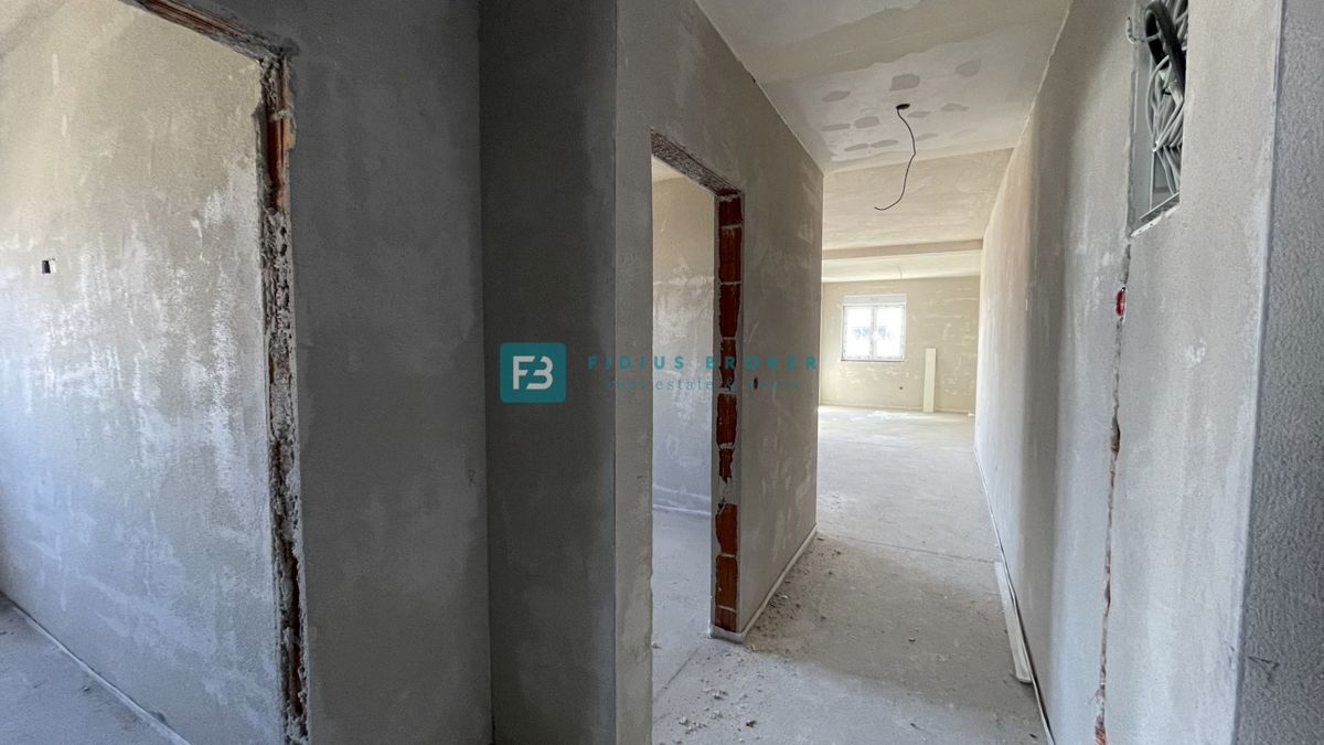 VODICE, novogradnja, 1. nadstropje, 2 spalnici, terasa, shramba