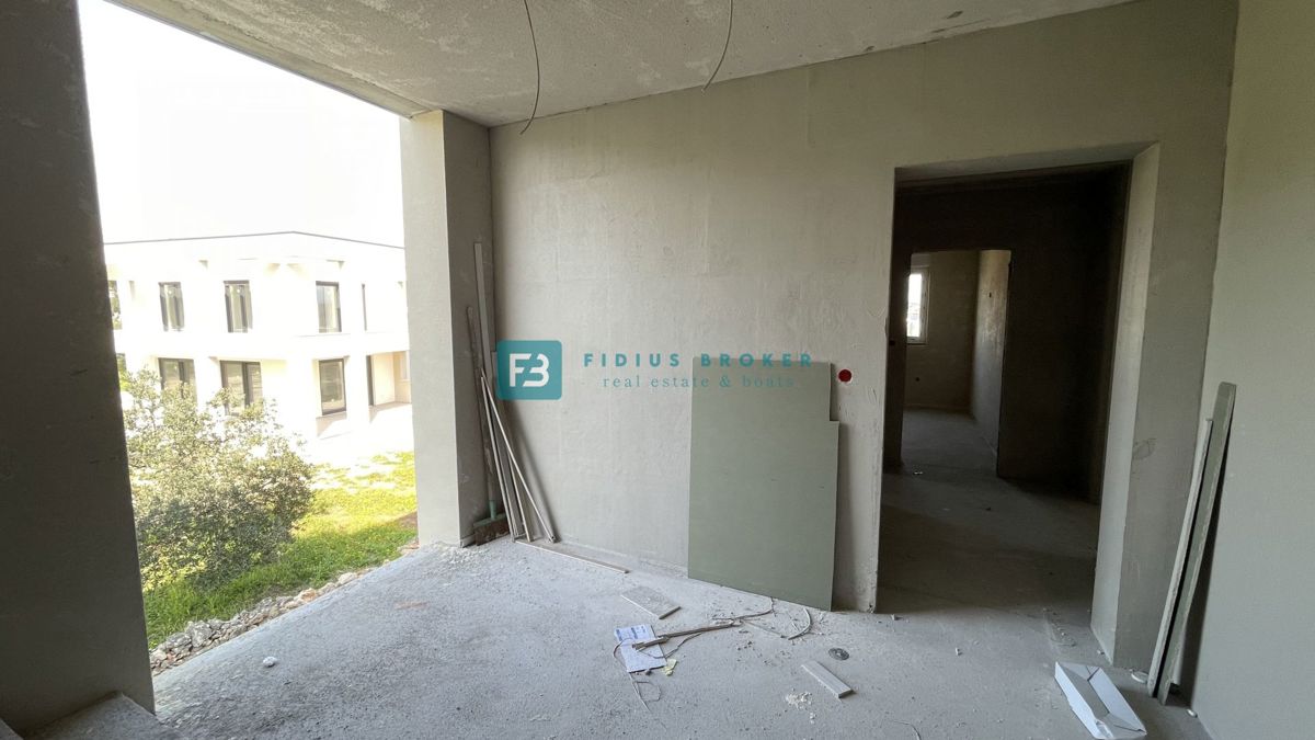 VODICE, novogradnja, 1. nadstropje, 2 spalnici, terasa, shramba