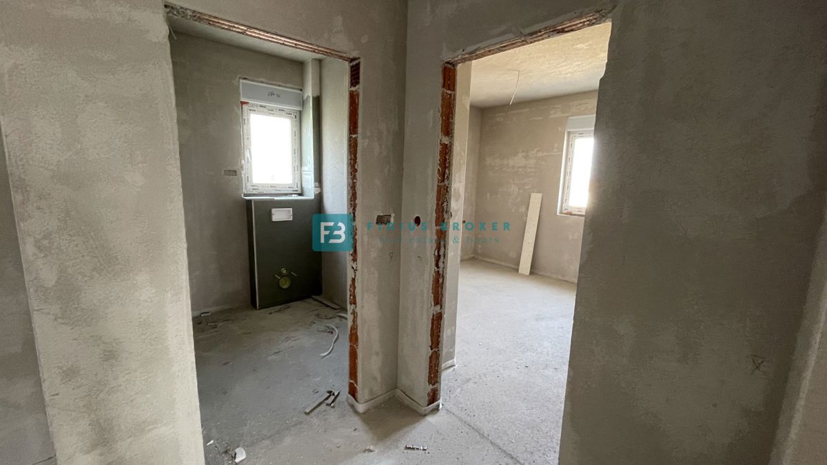 VODICE, novogradnja, 1. nadstropje, 2 spalnici, terasa, shramba