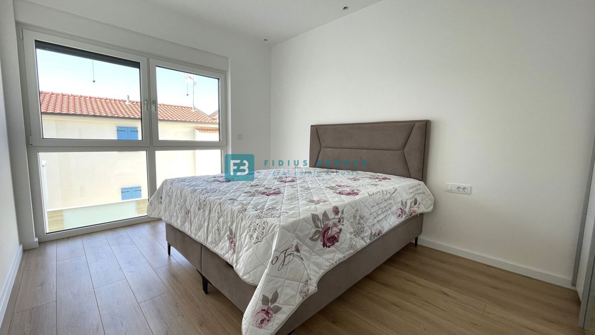 VODICE - SRIMA, nova, dvojček, 300 m do plaže, pogled na morje, S1