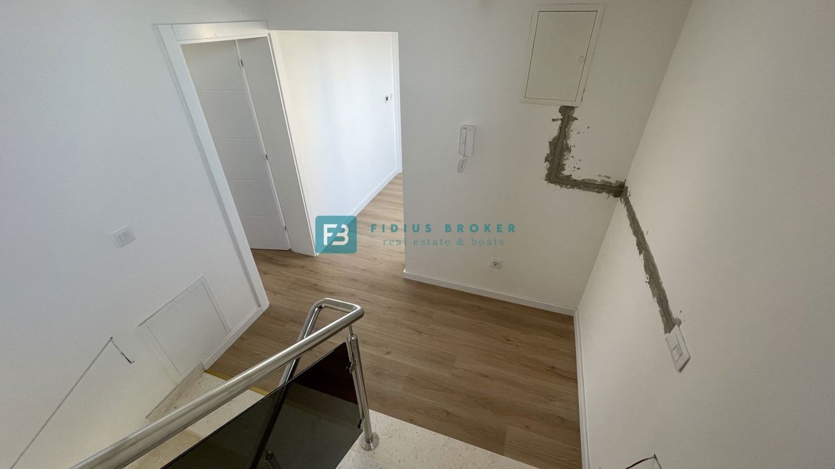 VODICE - SRIMA, nova, dvojček, 300 m do plaže, pogled na morje, S1