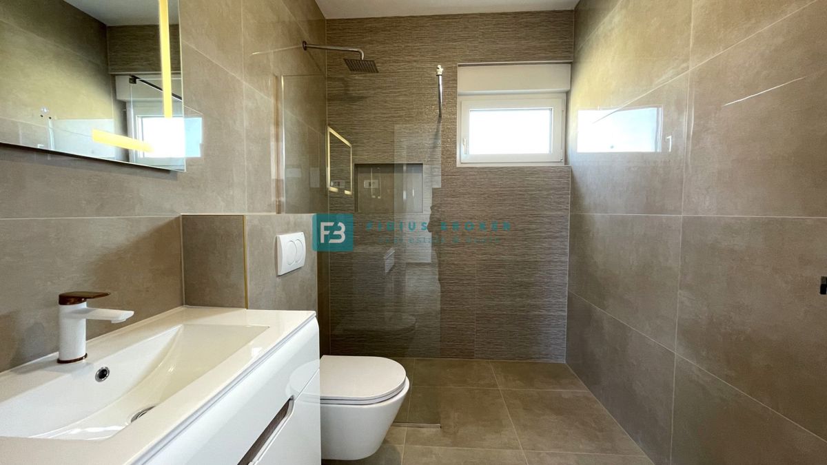 VODICE - SRIMA, nova, dvojček, 300 m do plaže, pogled na morje, S1