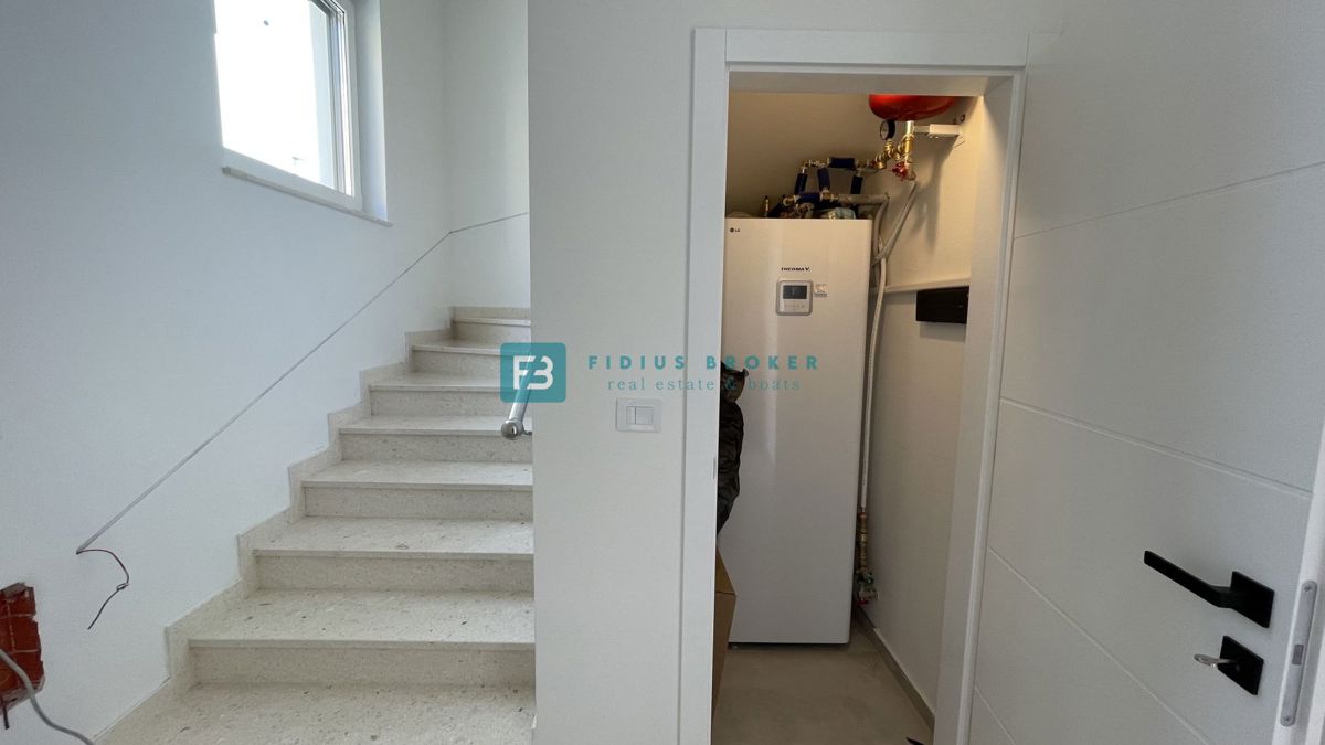 VODICE - SRIMA, nova, dvojček, 300 m do plaže, pogled na morje, S1