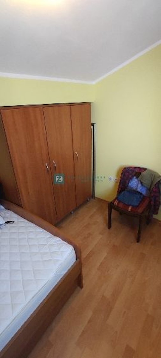 VODICE, strogi center, mansarda, terasa, pogled na park, 2sob