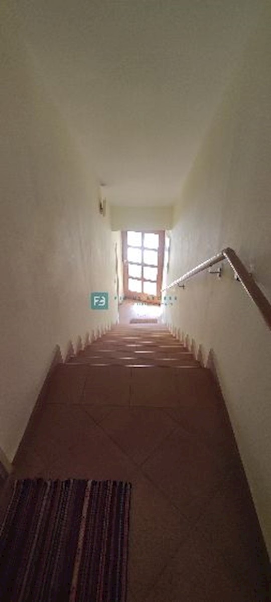 VODICE, strogi center, mansarda, terasa, pogled na park, 2sob