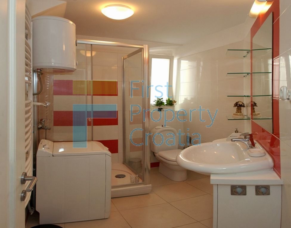 ST1245 - Apartman smješten unutar zidina palače, Split, na prodaju