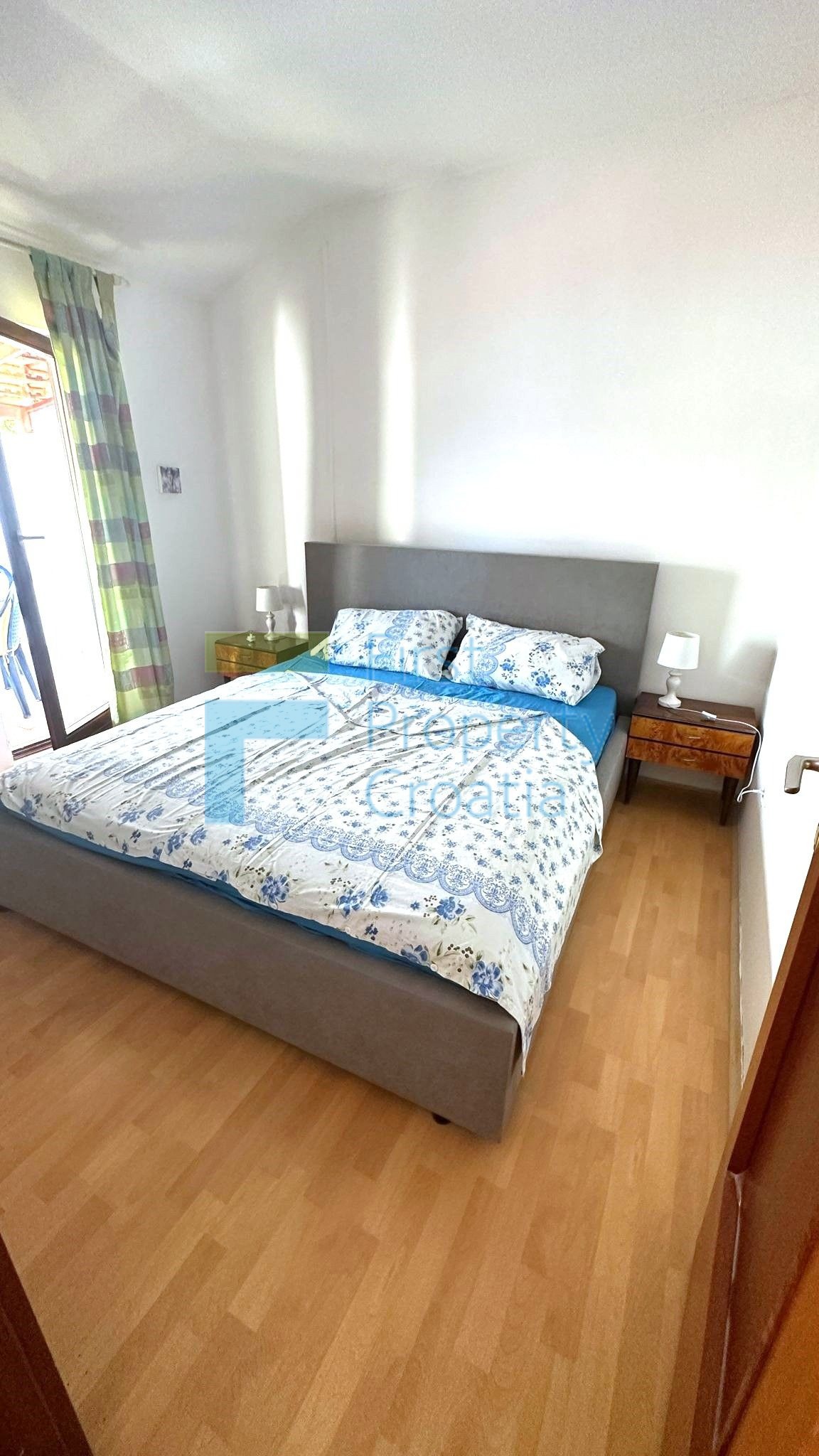 SI1690 - Kuća odmah iznad plaže, okolica Šibenika, na prodaju