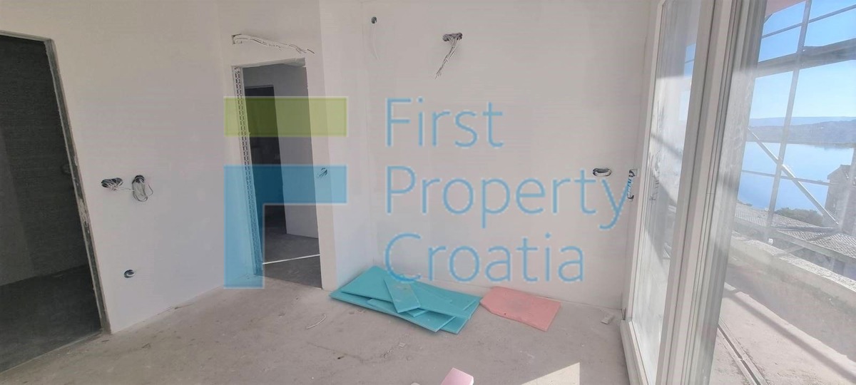 TG1622 - Apartmani s terasama s pogledom na more, Trogir, na prodaju