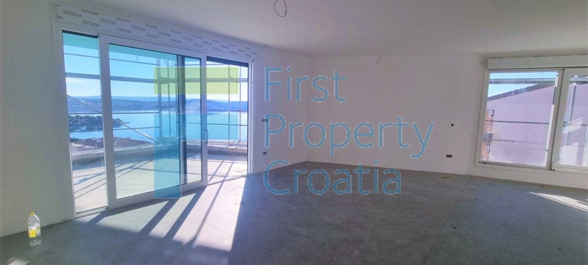 TG1622 - Apartmani s terasama s pogledom na more, Trogir, na prodaju