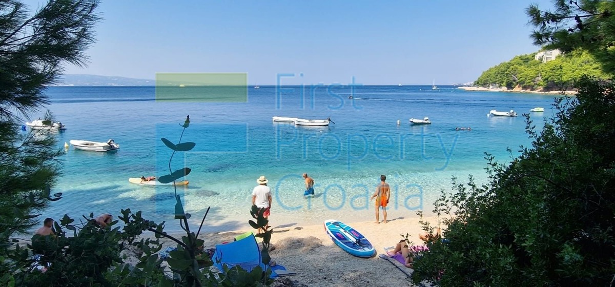 OM1673 - Građevinsko zemljište blizu mora, okolica Omiša, na prodaju