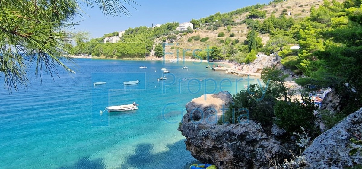 OM1673 - Građevinsko zemljište blizu mora, okolica Omiša, na prodaju