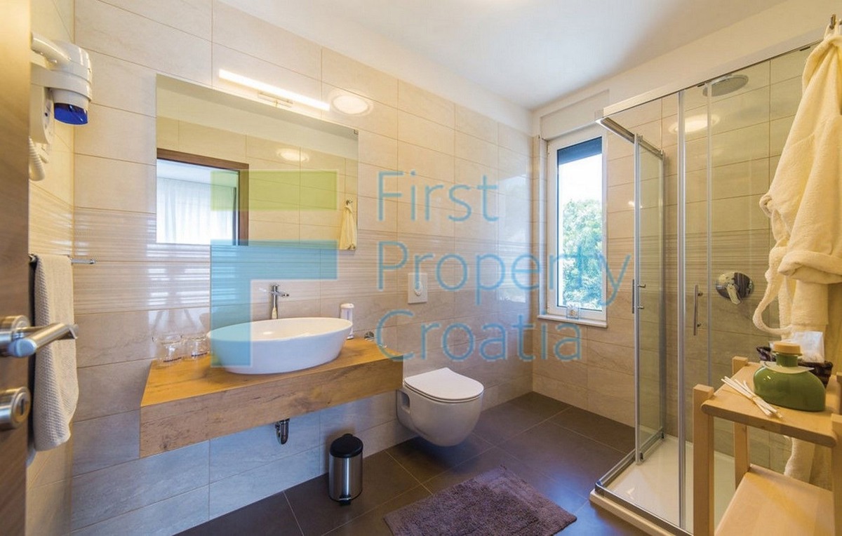 TG1587 - Prekrasna vila smještena samo 90m od mora, Čiovo, na prodaju