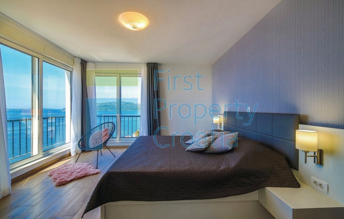 TG1587 - Prekrasna vila smještena samo 90m od mora, Čiovo, na prodaju