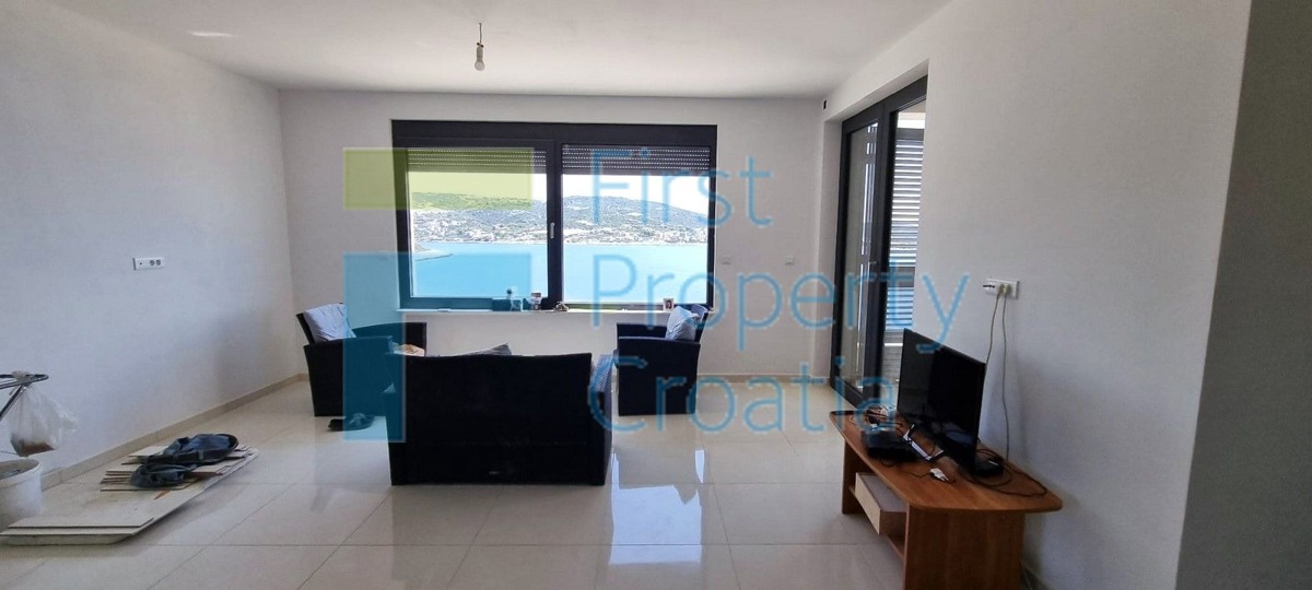 RG1713 - Vila s divnim pogledom na more, okolica Rogoznice, na prodaju