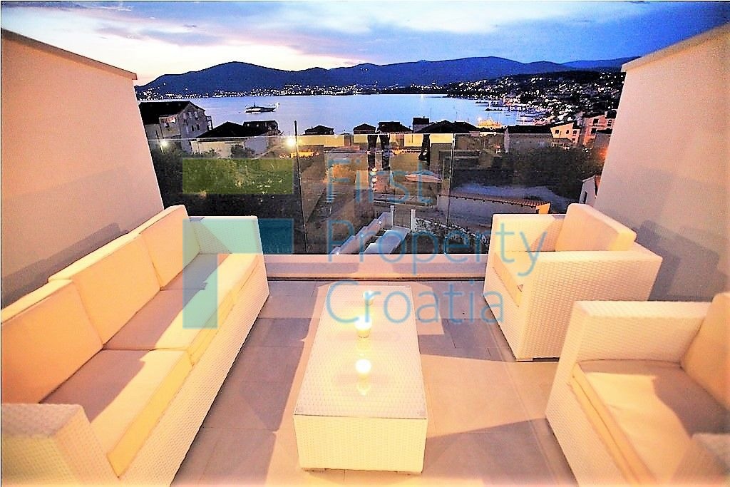 TG1175 - Urbana vila s prekrasnim pogledom na more, Čiovo, na prodaju