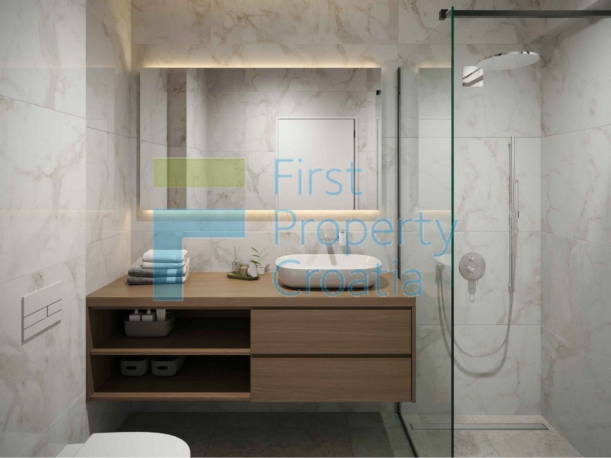 TG1752 - Luksuzni penthouse apartman s bazenom, Čiovo, na prodaju