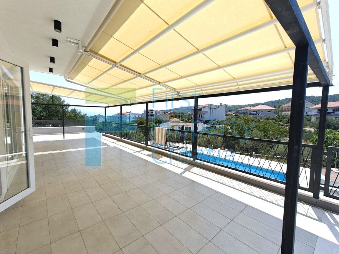 TG1634 - Prostrana vila s prekrasnim pogledom, Čiovo, na prodaju