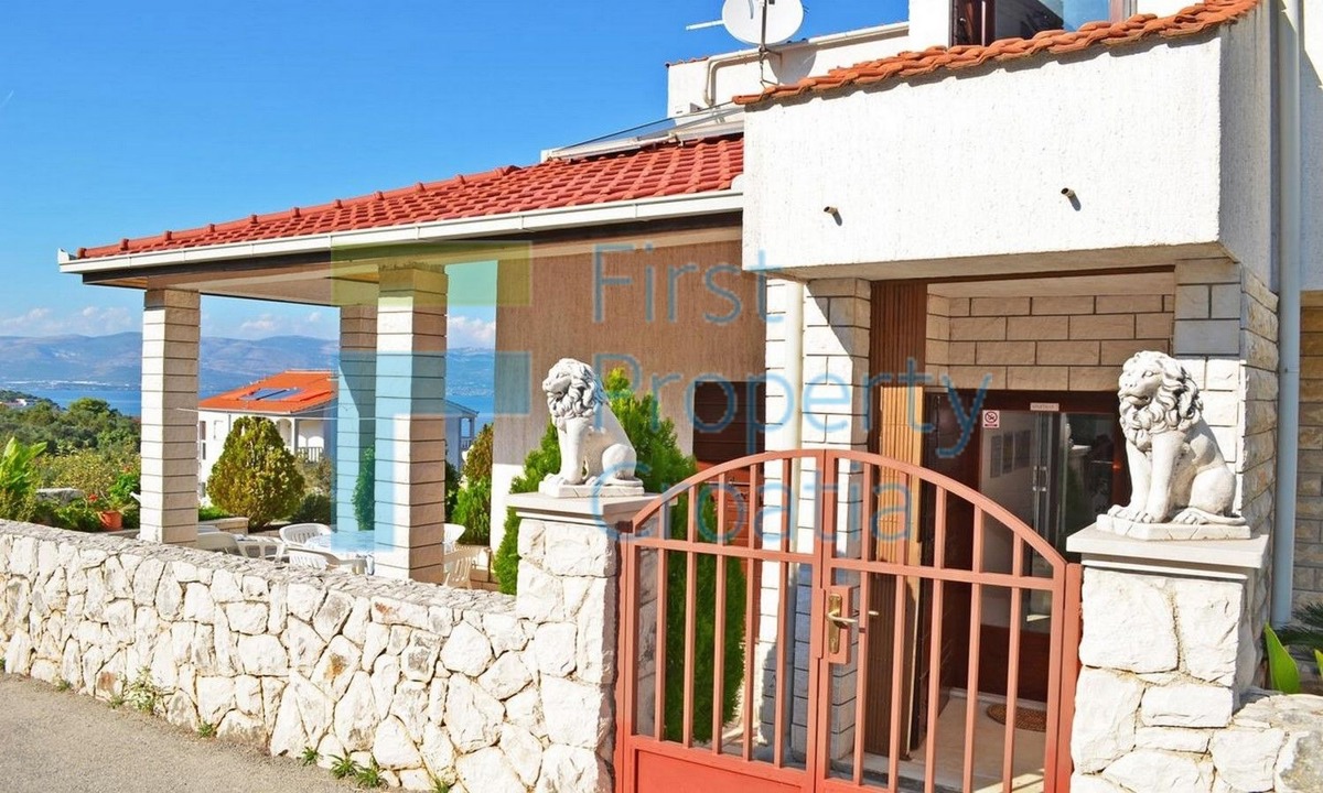 TG1505 - Kuća s prekrasnim pogledom, Čiovo, na prodaju