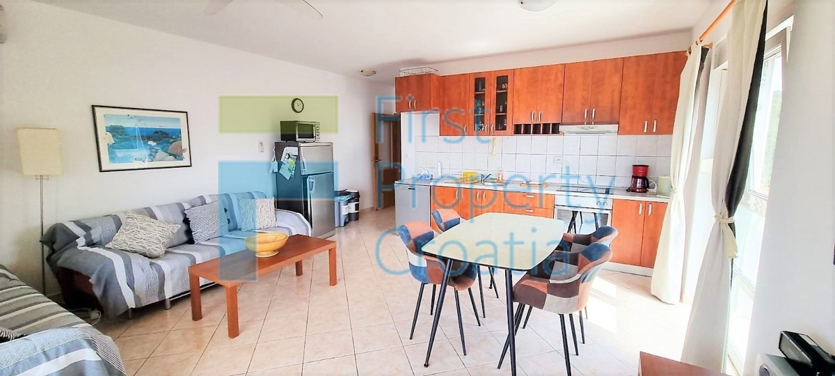 TG1654 – Uređeni apartman na atraktivnoj lokaciji, Čiovo, na prodaju