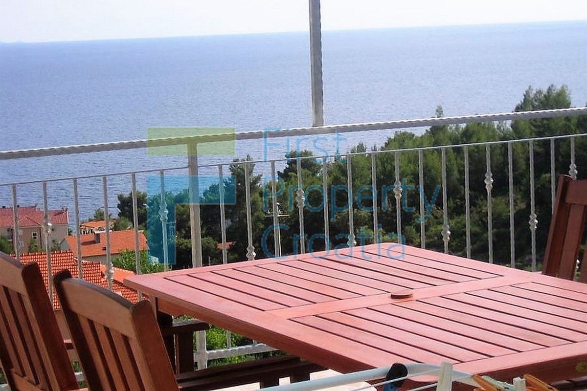 HV1380 - Kuća u ugodnom predjelu na južnoj strani Hvara, na prodaju