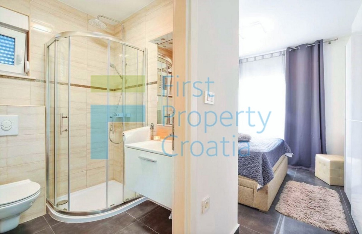 TG1424 - Moderno uređene vile u mirnom okruženju, Čiovo, na prodaju