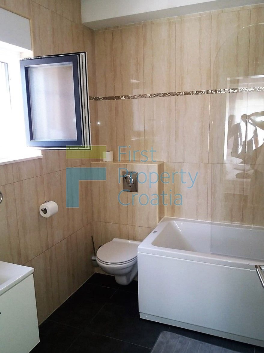 TG1424 - Moderno uređene vile u mirnom okruženju, Čiovo, na prodaju