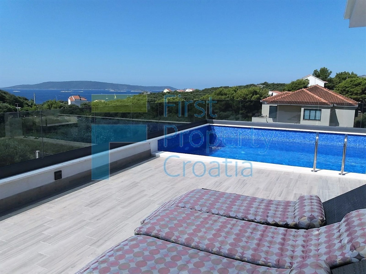 TG1424 - Moderno uređene vile u mirnom okruženju, Čiovo, na prodaju