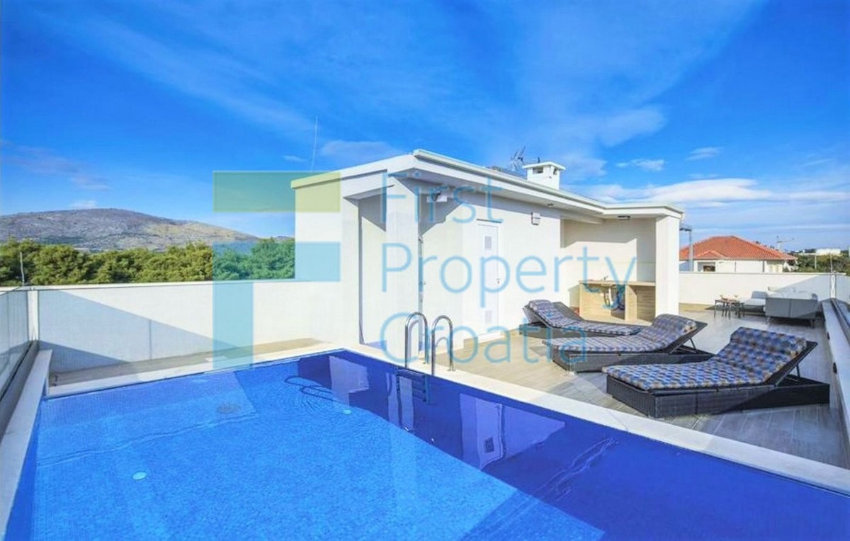 TG1424 - Moderno uređene vile u mirnom okruženju, Čiovo, na prodaju