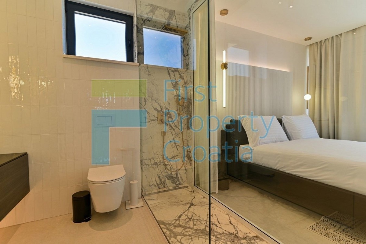 TG1671 - Urbana vila na mirnoj lokaciji blizu mora, Čiovo, na prodaju