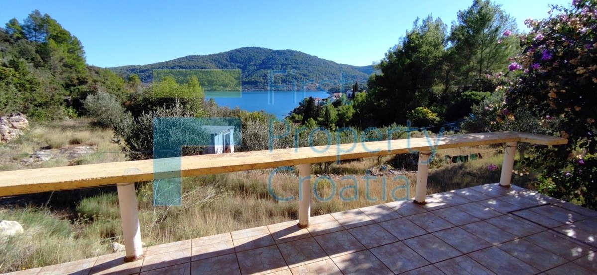 KO1678 - Građevinsko zemljište s malom kućom, Korčula, na prodaju