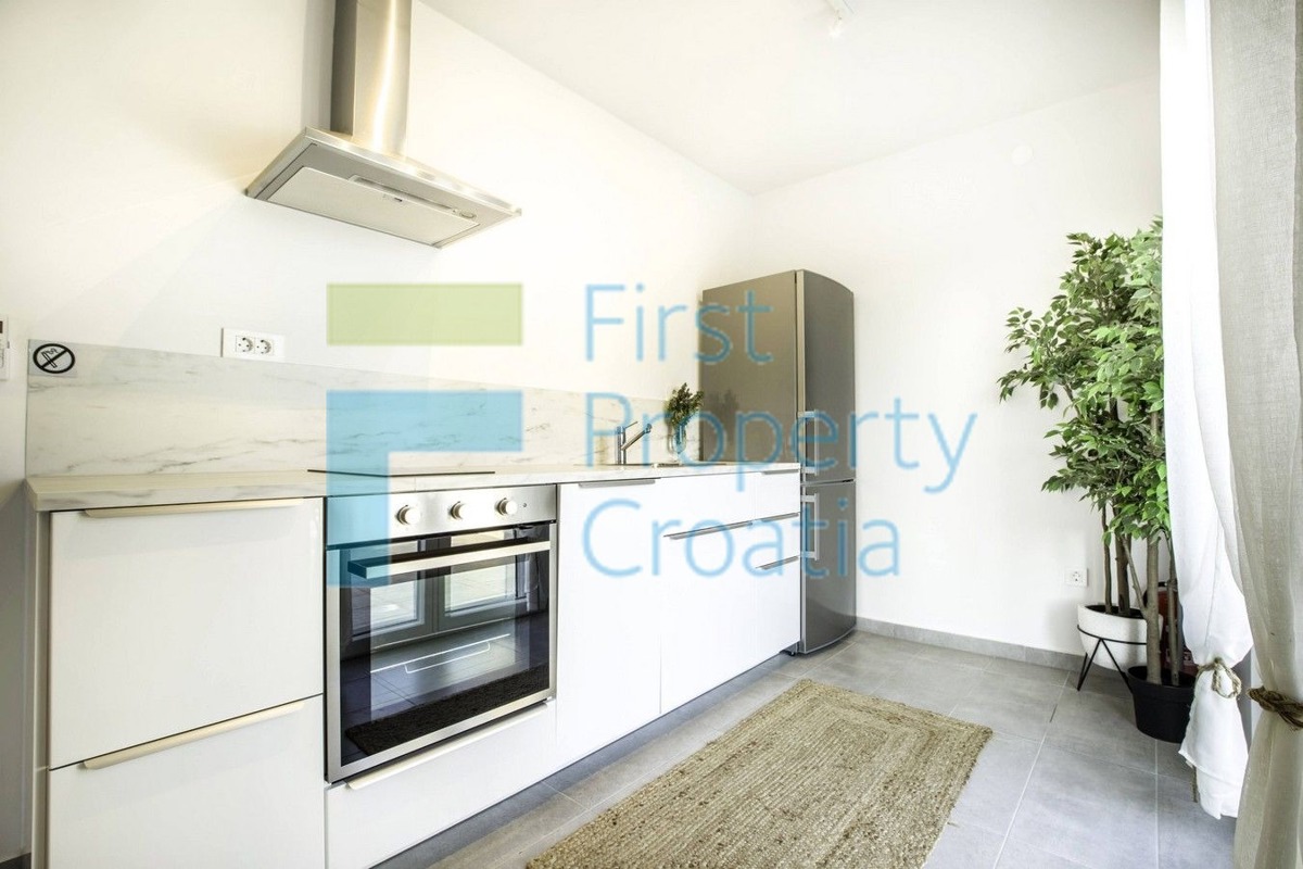 RG1732 - Moderni apartmani u blizini mora, Rogoznica, na prodaju