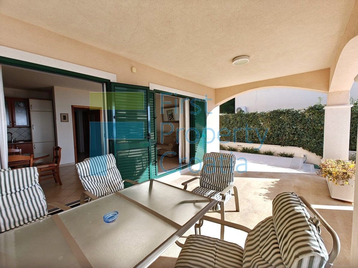 RG1724 - Kuća u prvom redu do mora, iznad plaže, Rogoznica, na prodaju