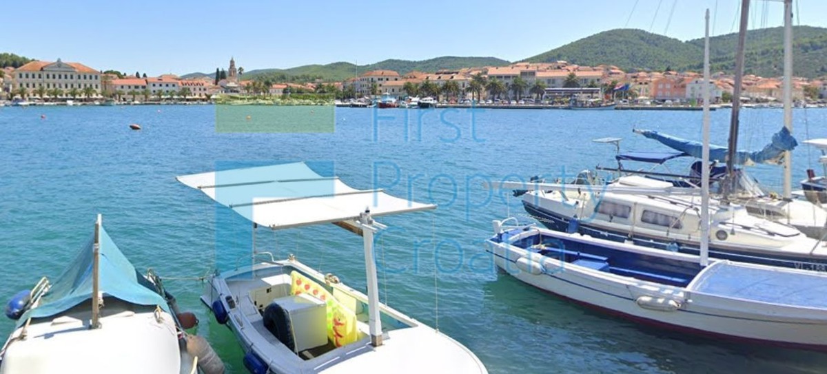 KO1684 - Apartmani s garažom, prvi red do mora, Korčula, na prodaju