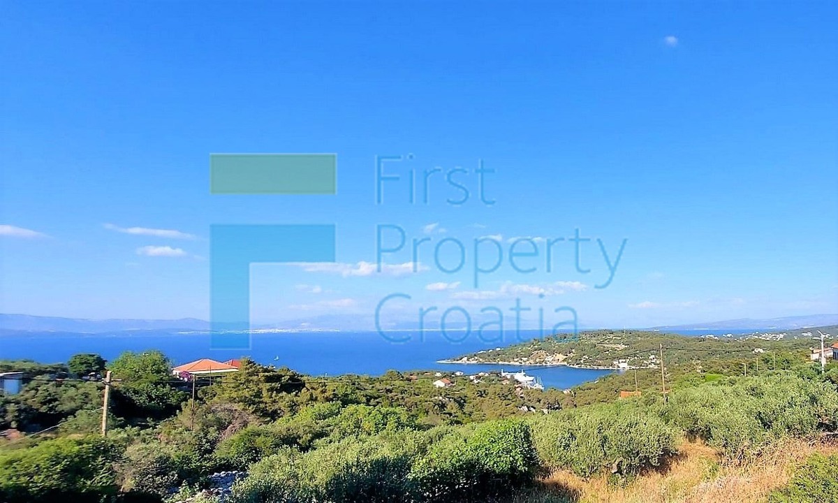 SO1596 - Zemljište na mirnoj lokaciji s pogledom, Šolta, na prodaju