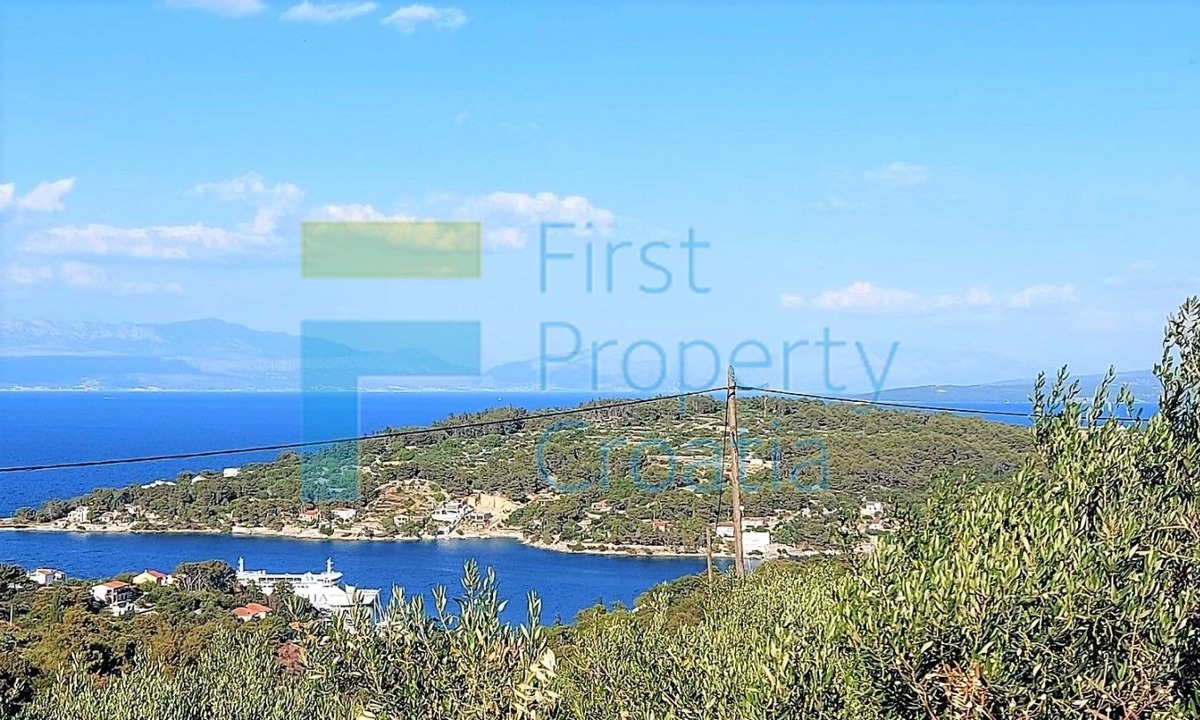 SO1596 - Zemljište na mirnoj lokaciji s pogledom, Šolta, na prodaju