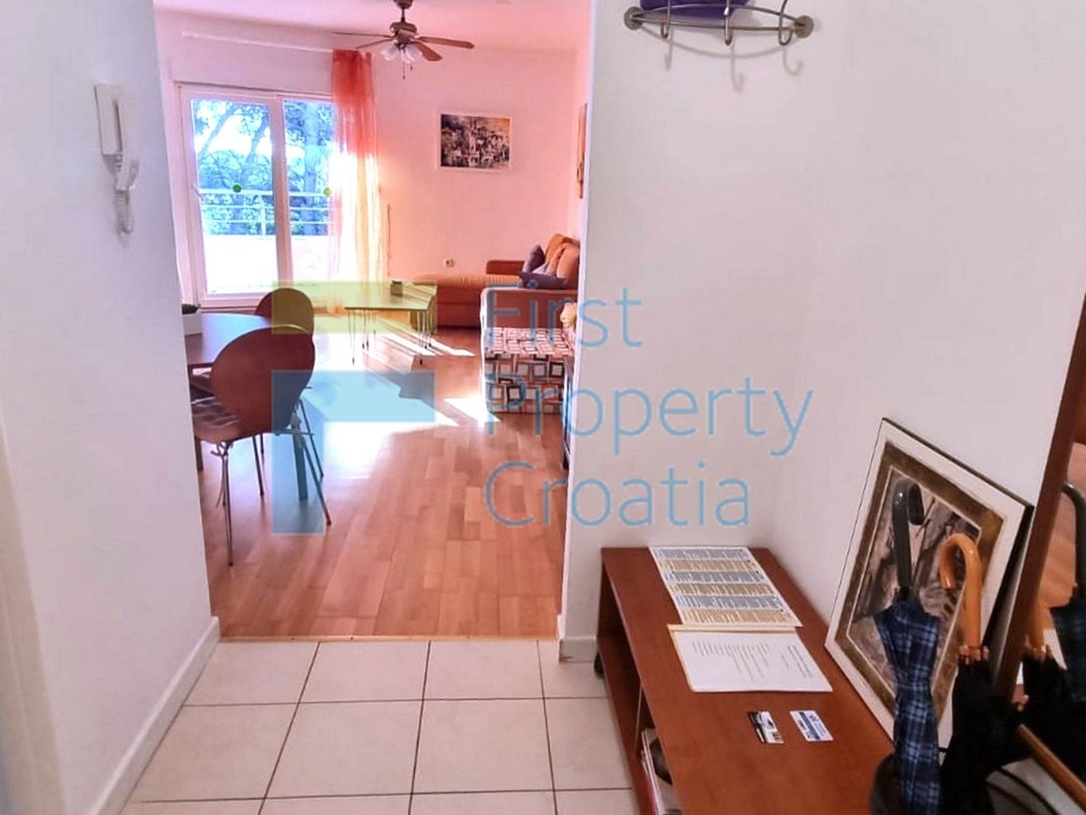 TG1688 – Apartman smješten samo 70m od mora, Trogir, na prodaju