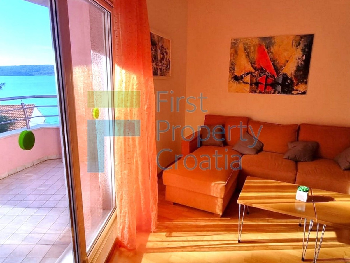 TG1688 – Apartman smješten samo 70m od mora, Trogir, na prodaju