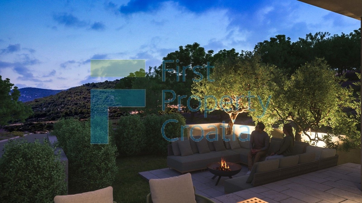 SI1723 – Vila s grijanim bazenom i garažom, Primošten, na prodaju