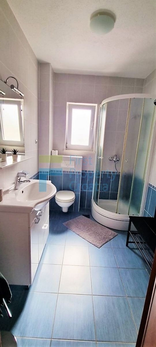 TG1664 - Useljivi apartmani u blizini mora, Čiovo, na prodaju