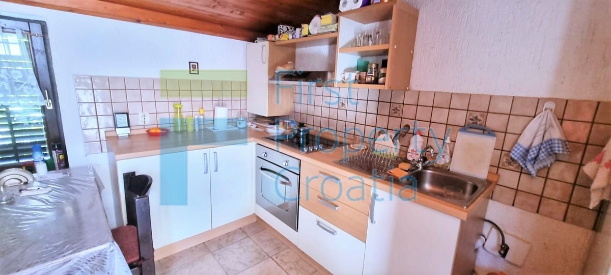 BR1650 - Apartmanska kuća s pogledom na more, Brač, na prodaju