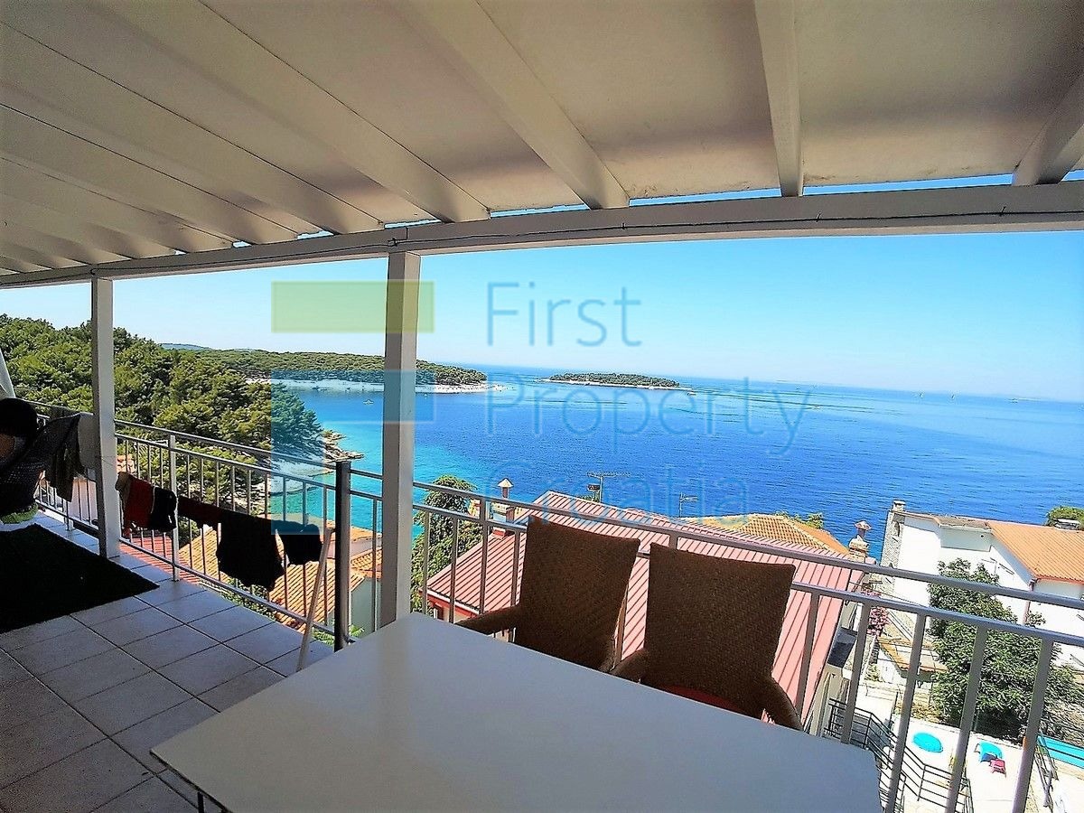 SI1421 - Apartmanska kuća samo 50m od mora, Primošten, na prodaju