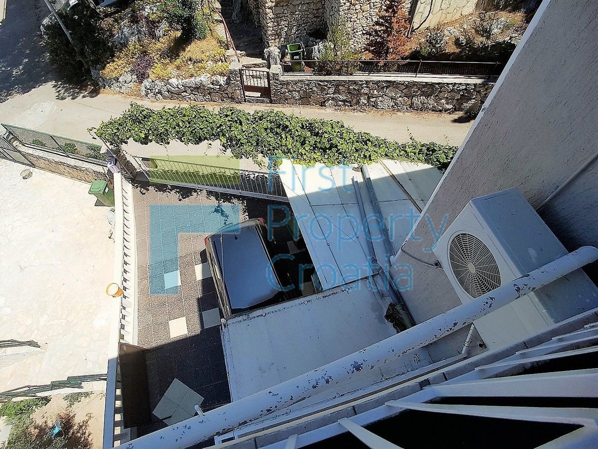 SI1421 - Apartmanska kuća samo 50m od mora, Primošten, na prodaju