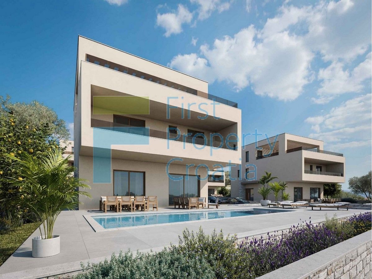 TG1662 - Zemljište s građevinski projektom, Trogir, na prodaju