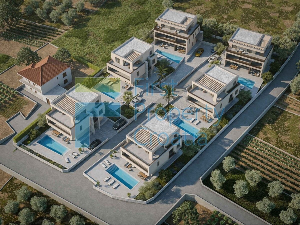 TG1662 - Zemljište s građevinski projektom, Trogir, na prodaju