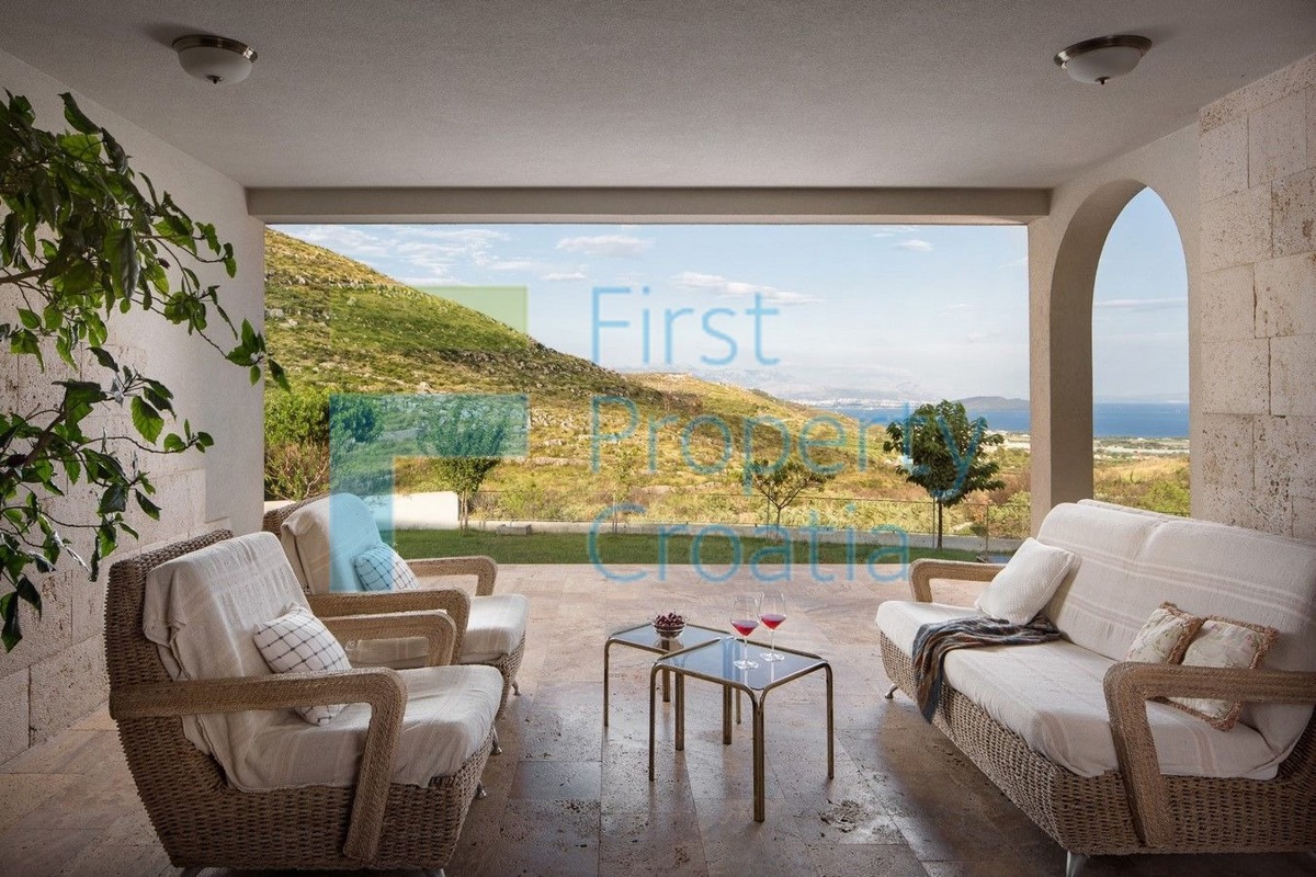 TG1560 - Imanje na velikoj parceli, okolica Trogira, na prodaju