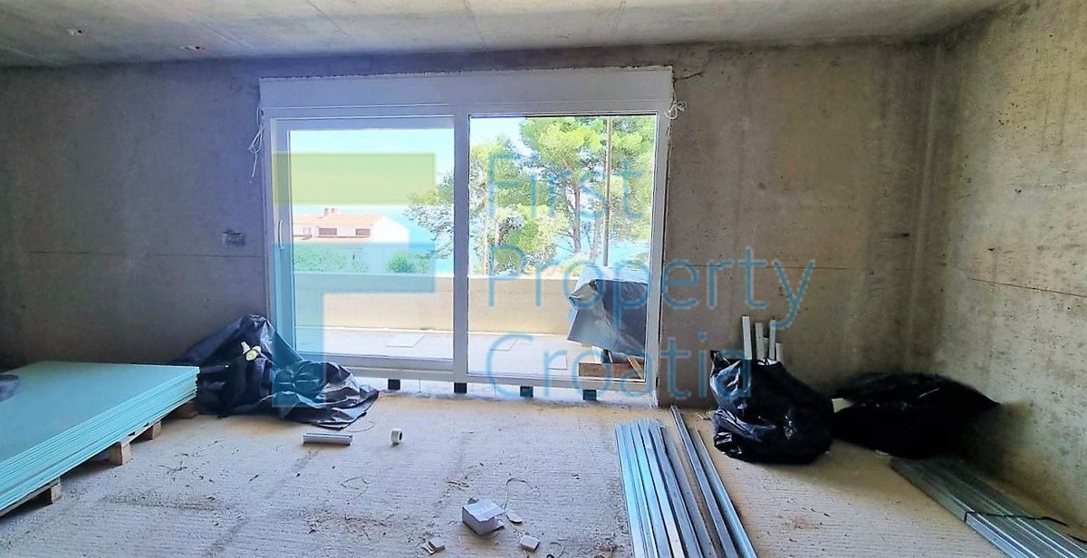 TG1568 - Moderni apartmani smješteni 100m od mora, Čiovo, na prodaju