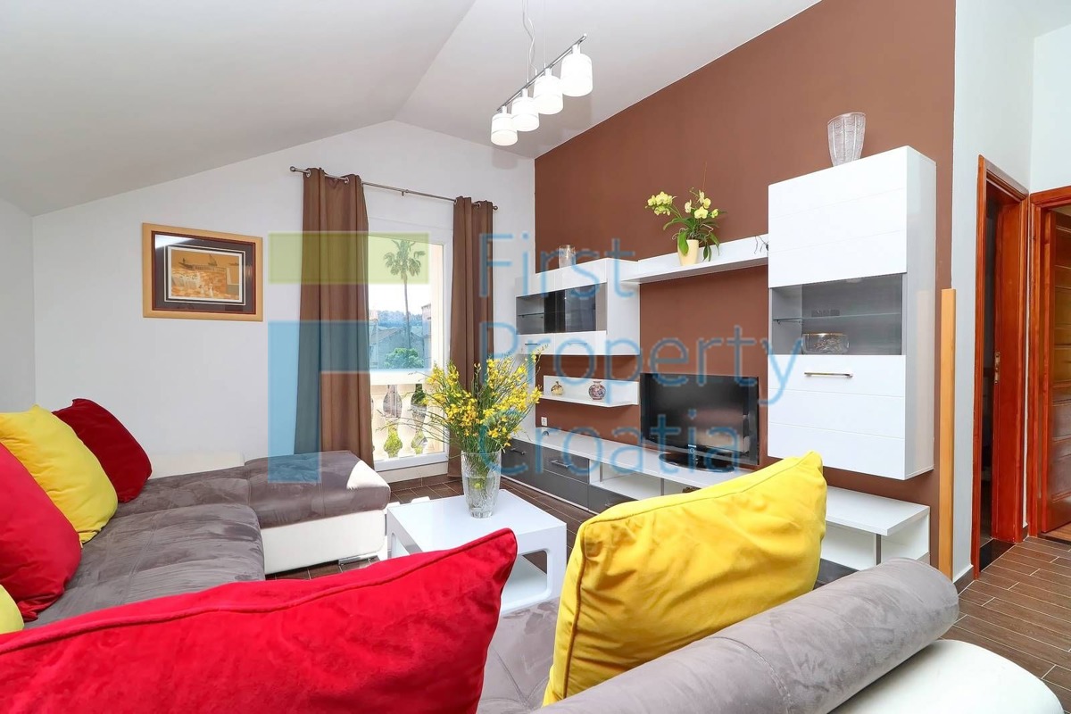 KO1627 – Kuća u nizu u povijesnoj jezgri, Korčula, na prodaju